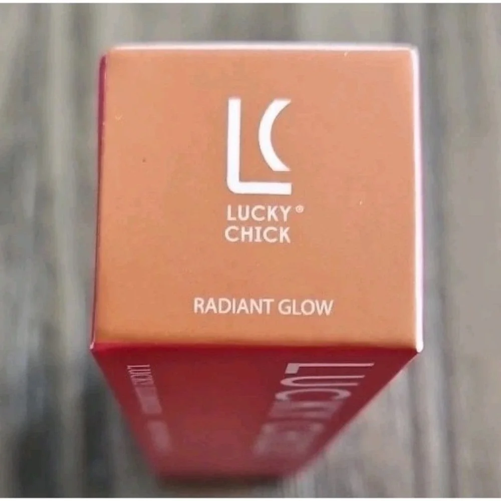 NIB LUCKY CHICK  Fruit Infused Illuminizer 0.67 fl oz - Radiant Glow (Bronze)